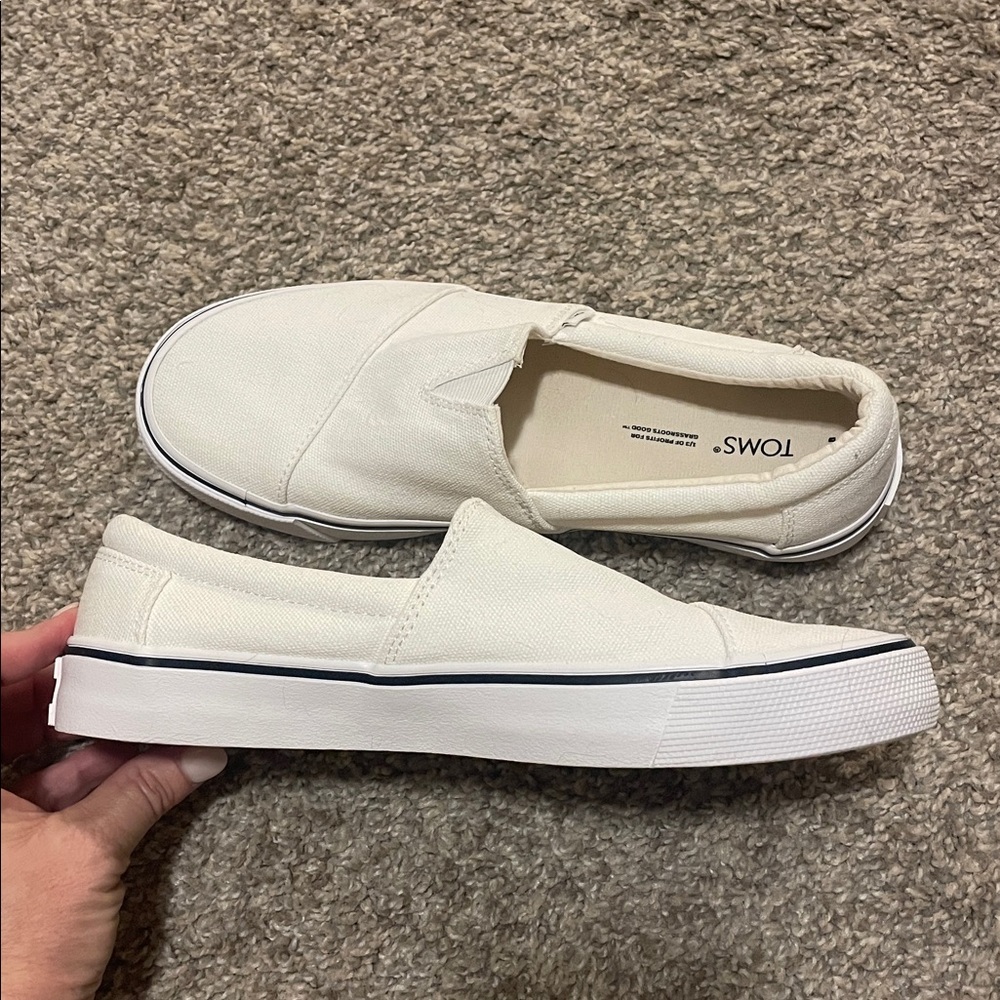 Toms Fenix slip on sneaker in white size 8 - Picture 6 of 7